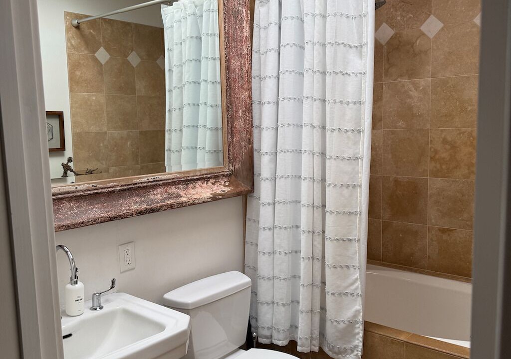 Photo of Bathroom in Los Feliz