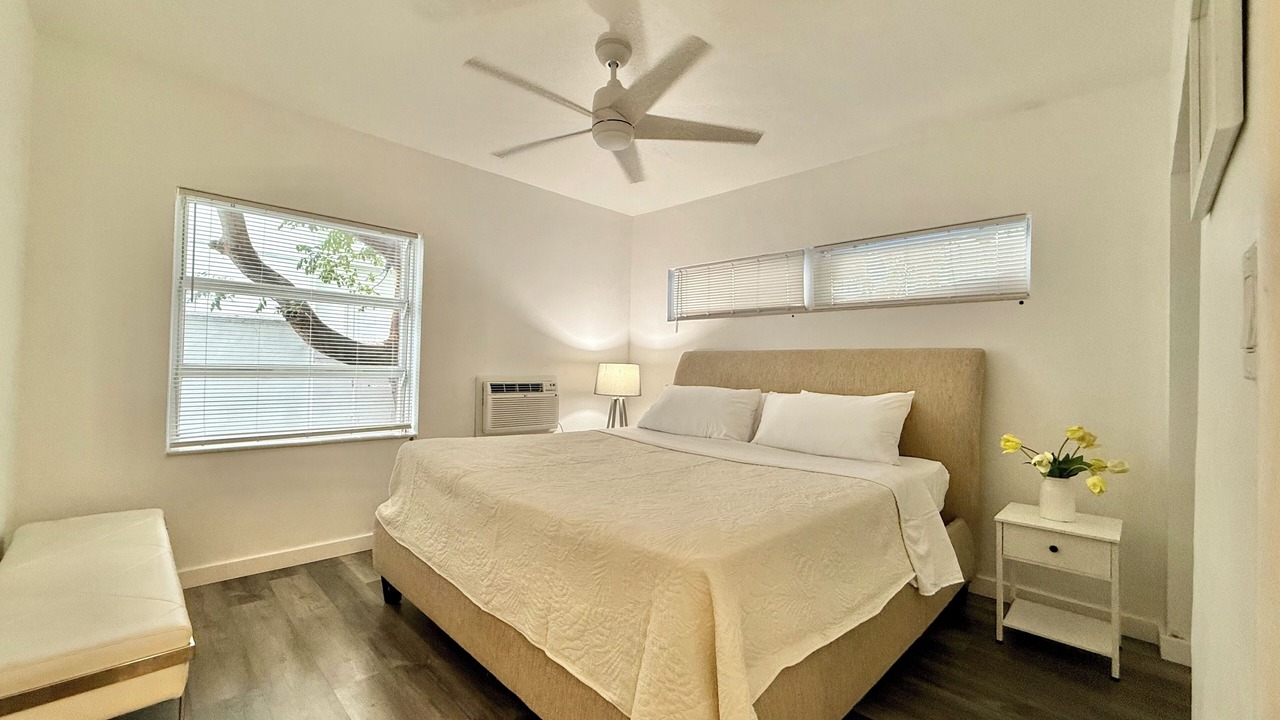 Photo of Bedroom in Lauderdale Beach