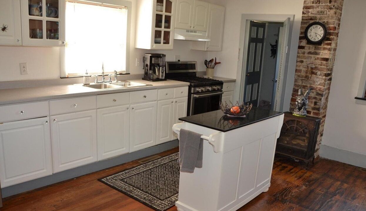 Photo of Kitchen in Frenchtown-Rumbly