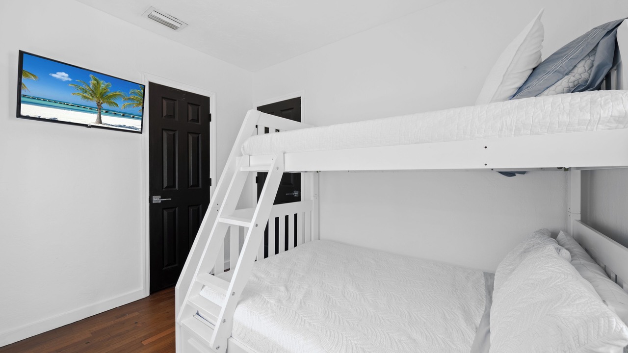 Photo of Bedroom in Tarpon River