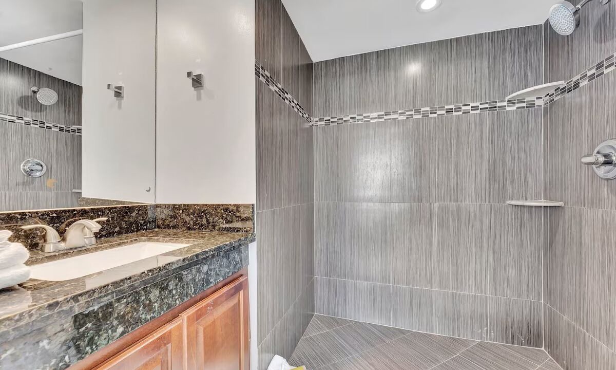 Photo of Bathroom in Galt Mile