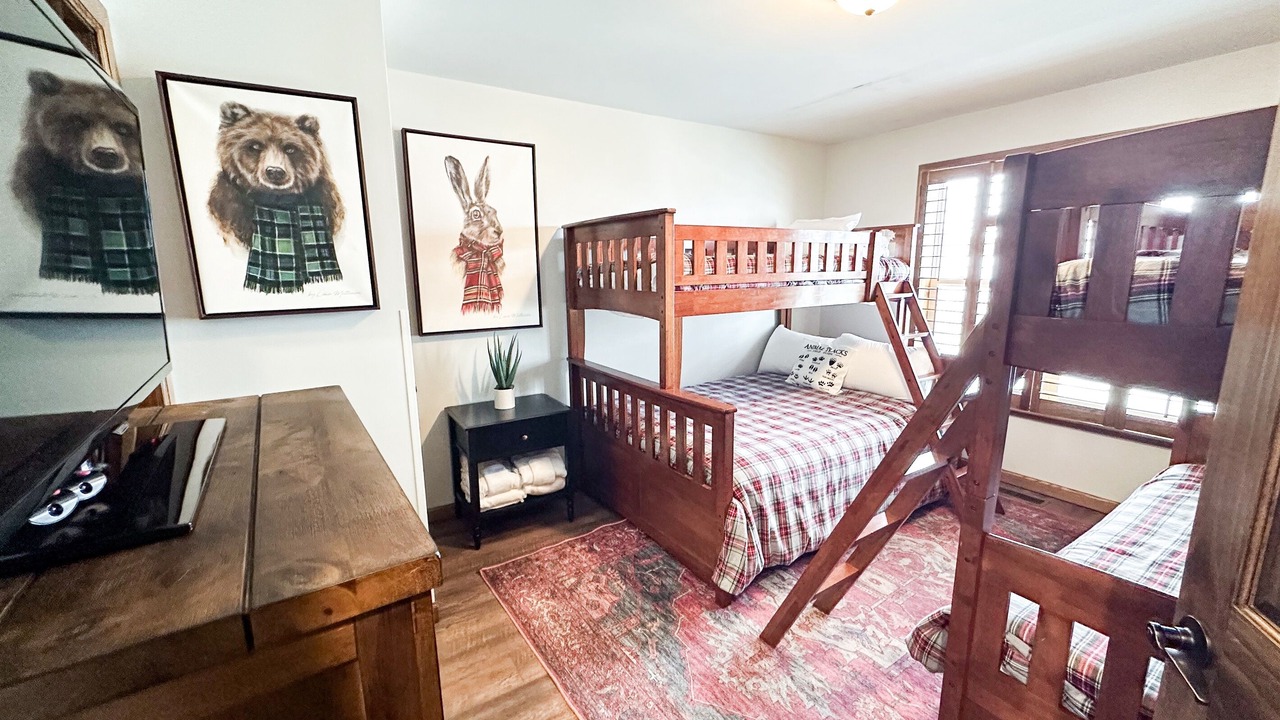 Photo of Bedroom in Snowshoe