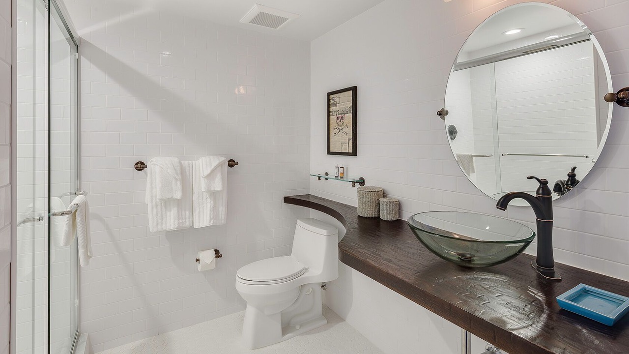Photo of Bathroom in Lauderdale-by-the-Sea
