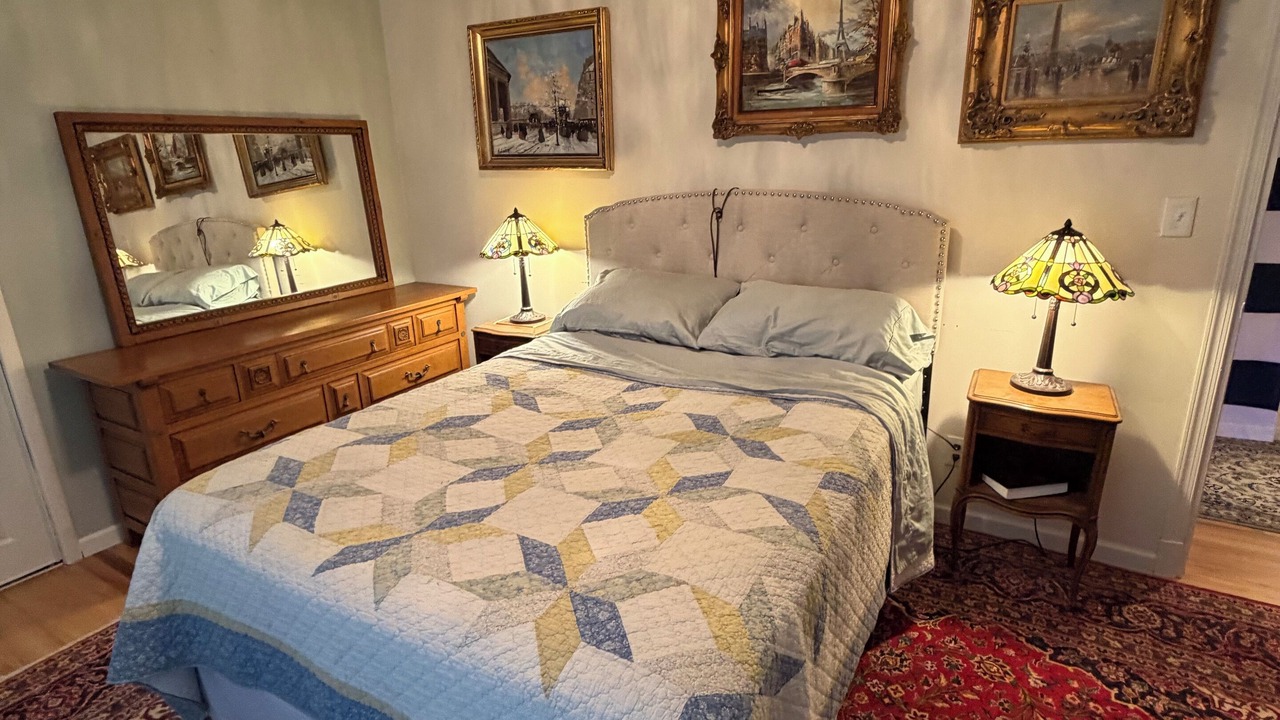 Photo of Bedroom in Calvert Beach-Long Beach