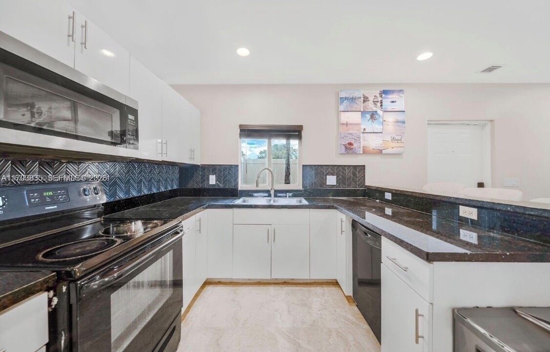 Photo of Kitchen in Central Fort Lauderdale