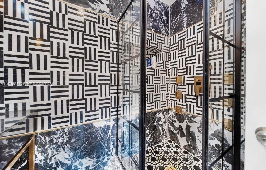 Photo of Bathroom in Central Fort Lauderdale