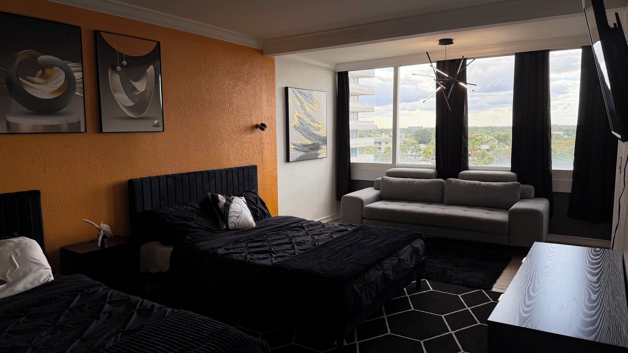 Photo of Bedroom in Bermuda Riviera