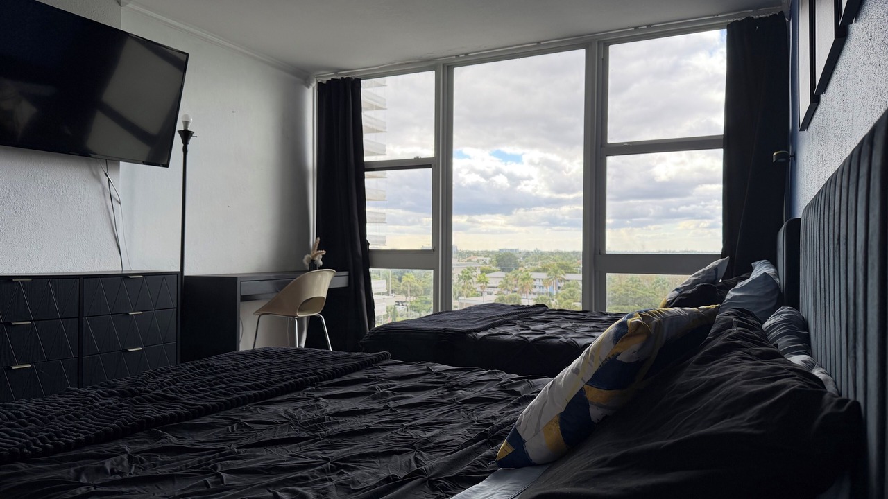 Photo of Bedroom in Bermuda Riviera