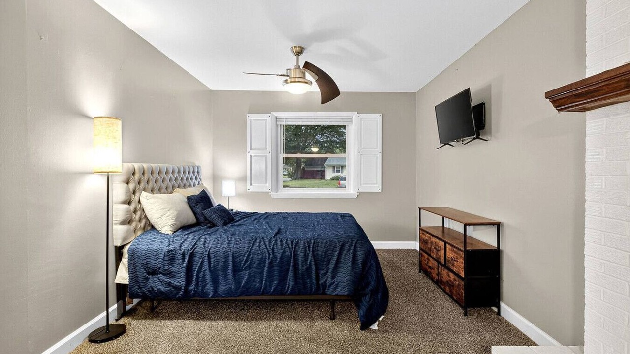 Photo of Bedroom in Newark