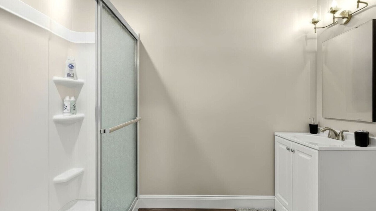 Photo of Bathroom in Newark