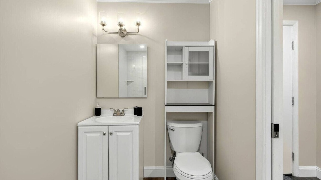 Photo of Bathroom in Newark