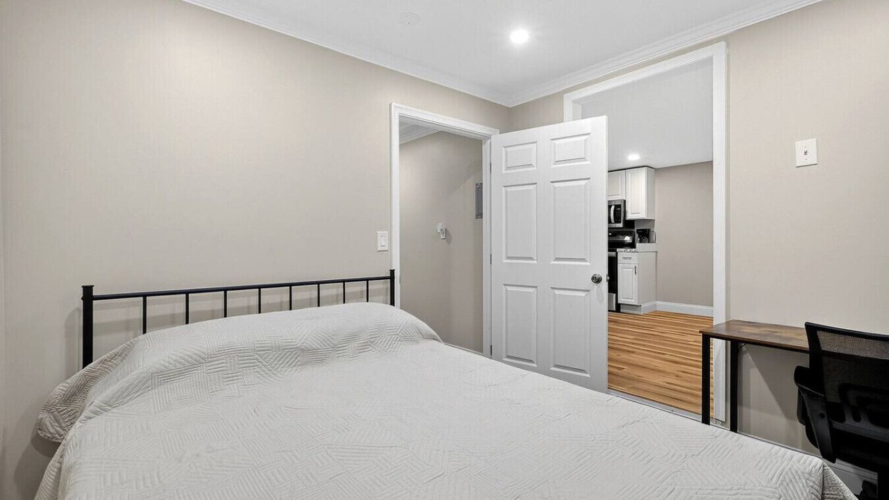 Photo of Bedroom in Newark