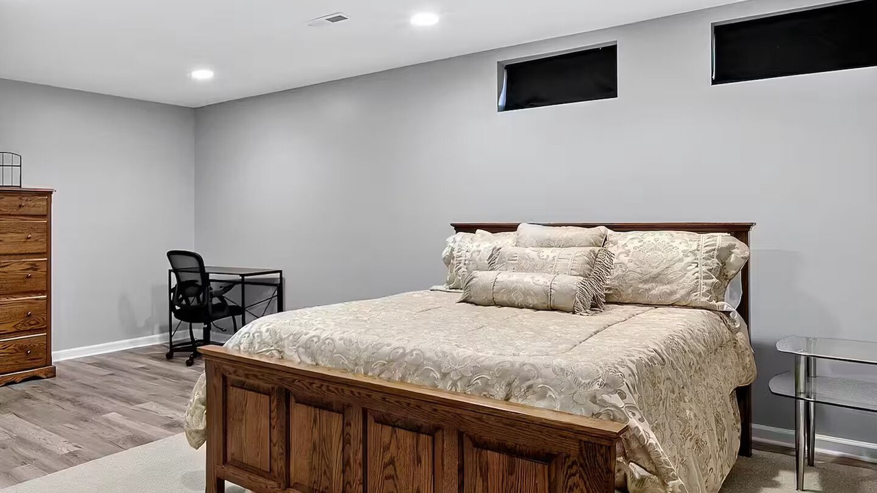 Photo of Bedroom in Newark