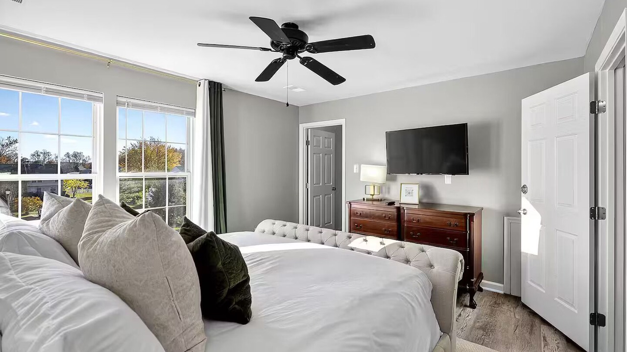 Photo of Bedroom in Newark