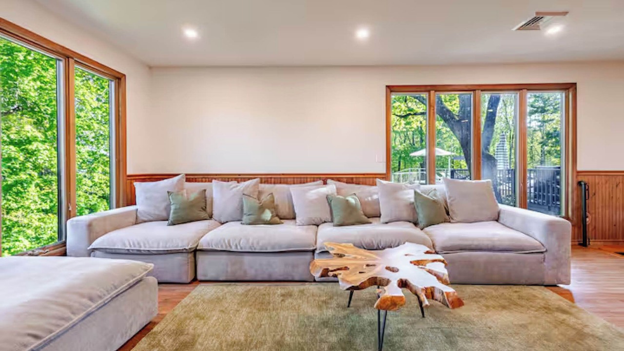 Photo of Livingroom in Kingston