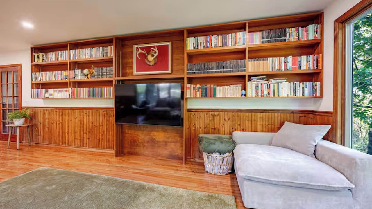 Photo of Livingroom in Kingston