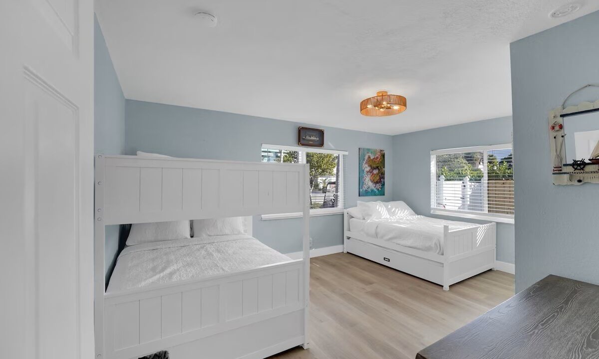 Photo of Bedroom in Lauderdale-by-the-Sea