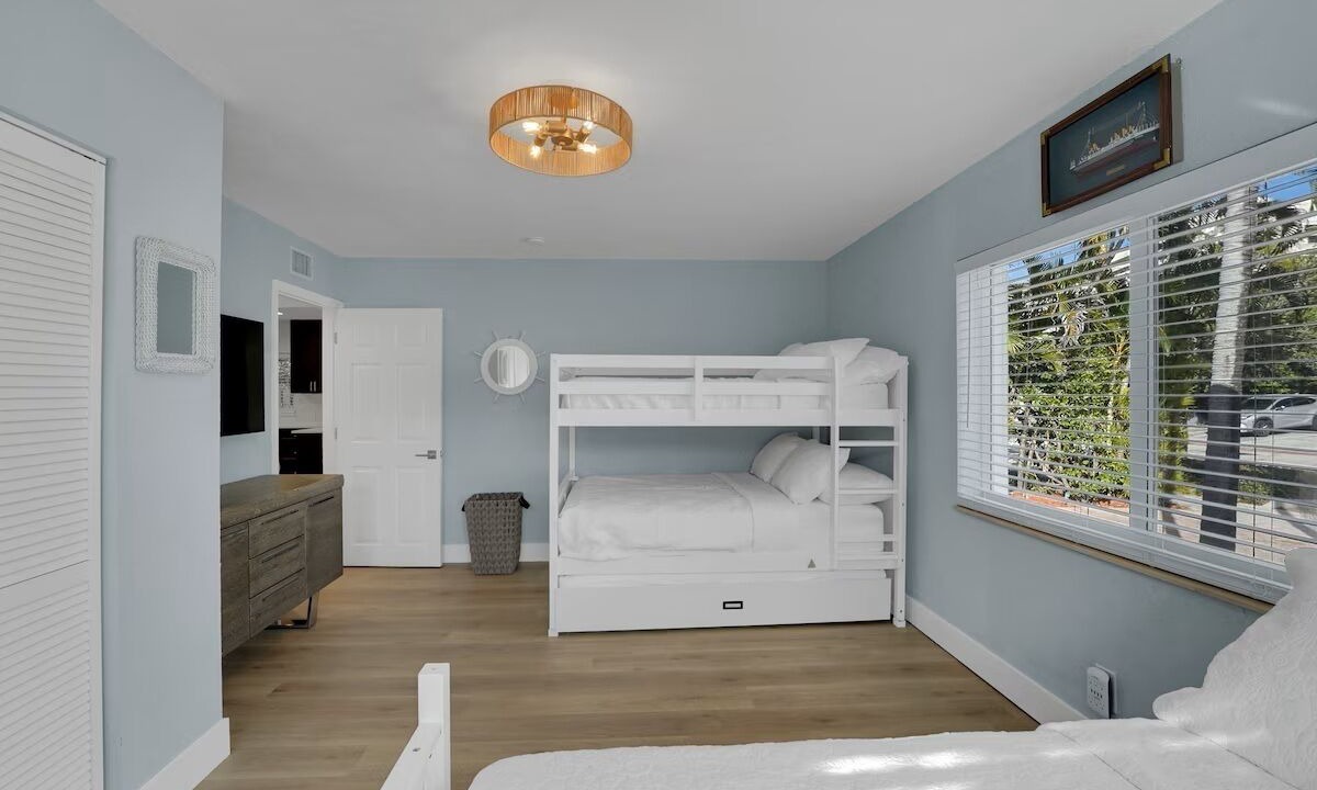 Photo of Bedroom in Lauderdale-by-the-Sea