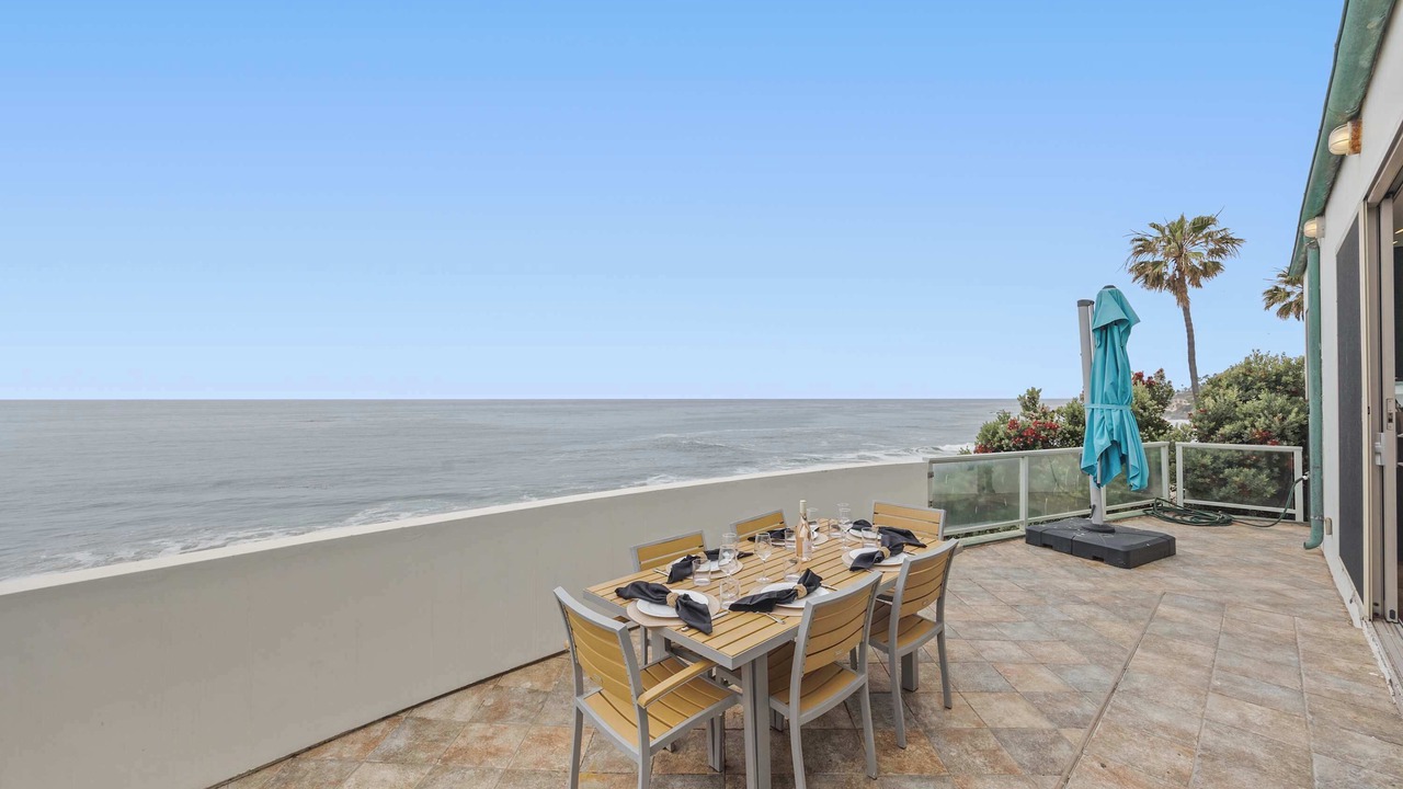 Photo of Livingroom in Western Malibu