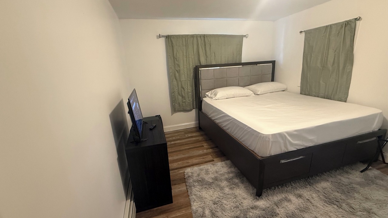 Photo of Bedroom in Lower Vailsburg