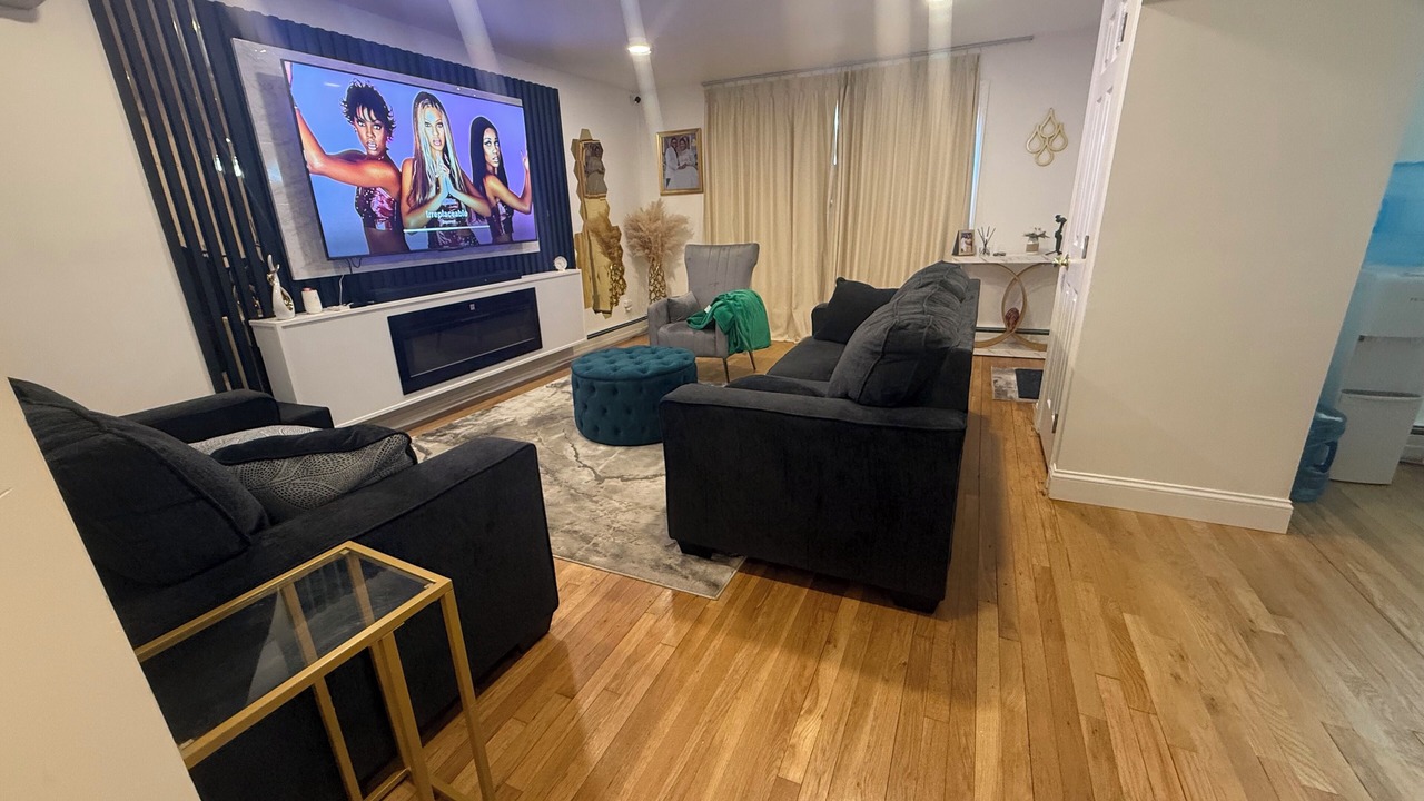 Photo of Livingroom in Lower Vailsburg