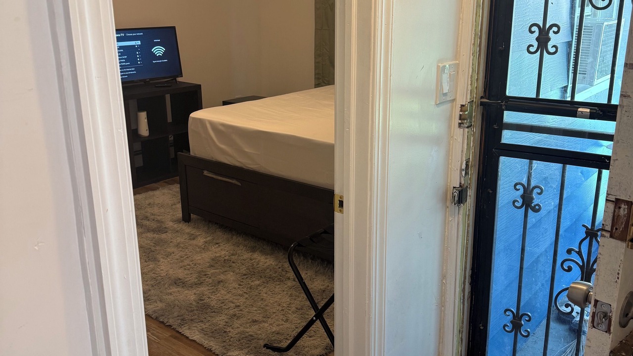 Photo of Bedroom in Lower Vailsburg