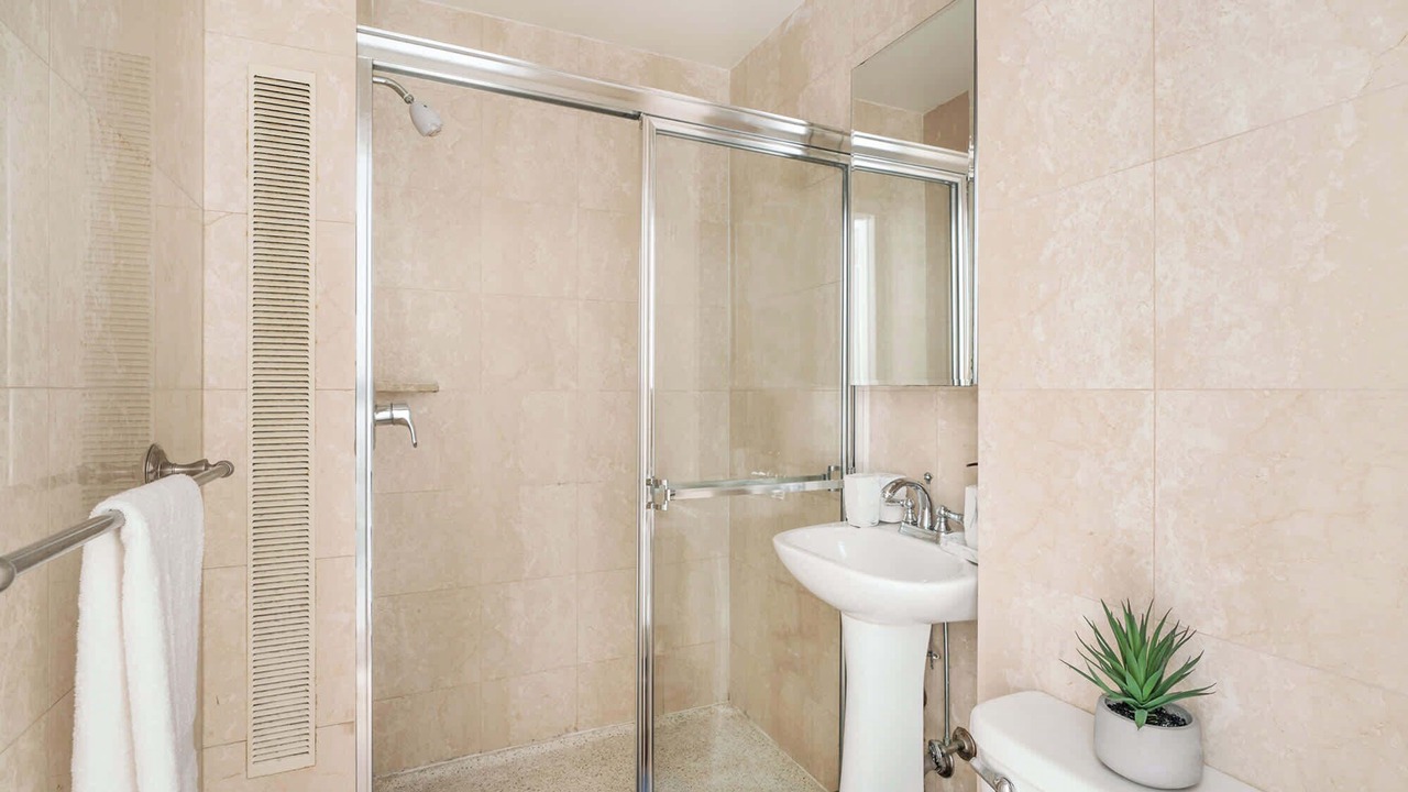 Photo of Bathroom in Lincoln Square