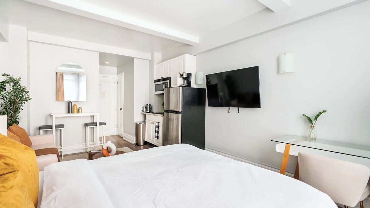 Photo of Bedroom in Lincoln Square