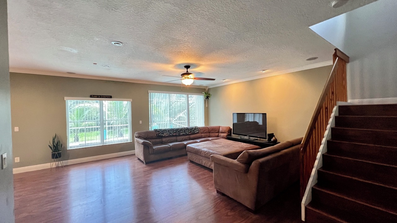 Photo of Livingroom in Pembroke Pines