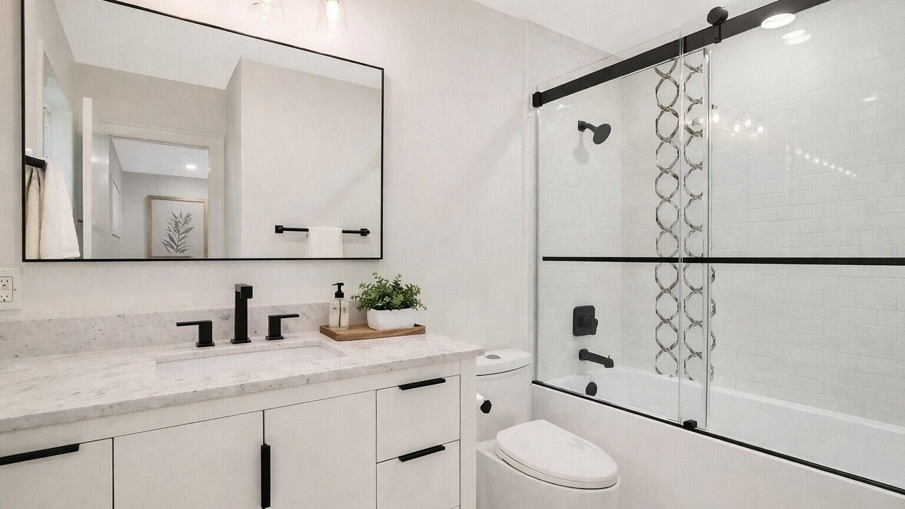 Photo of Bathroom in Landings