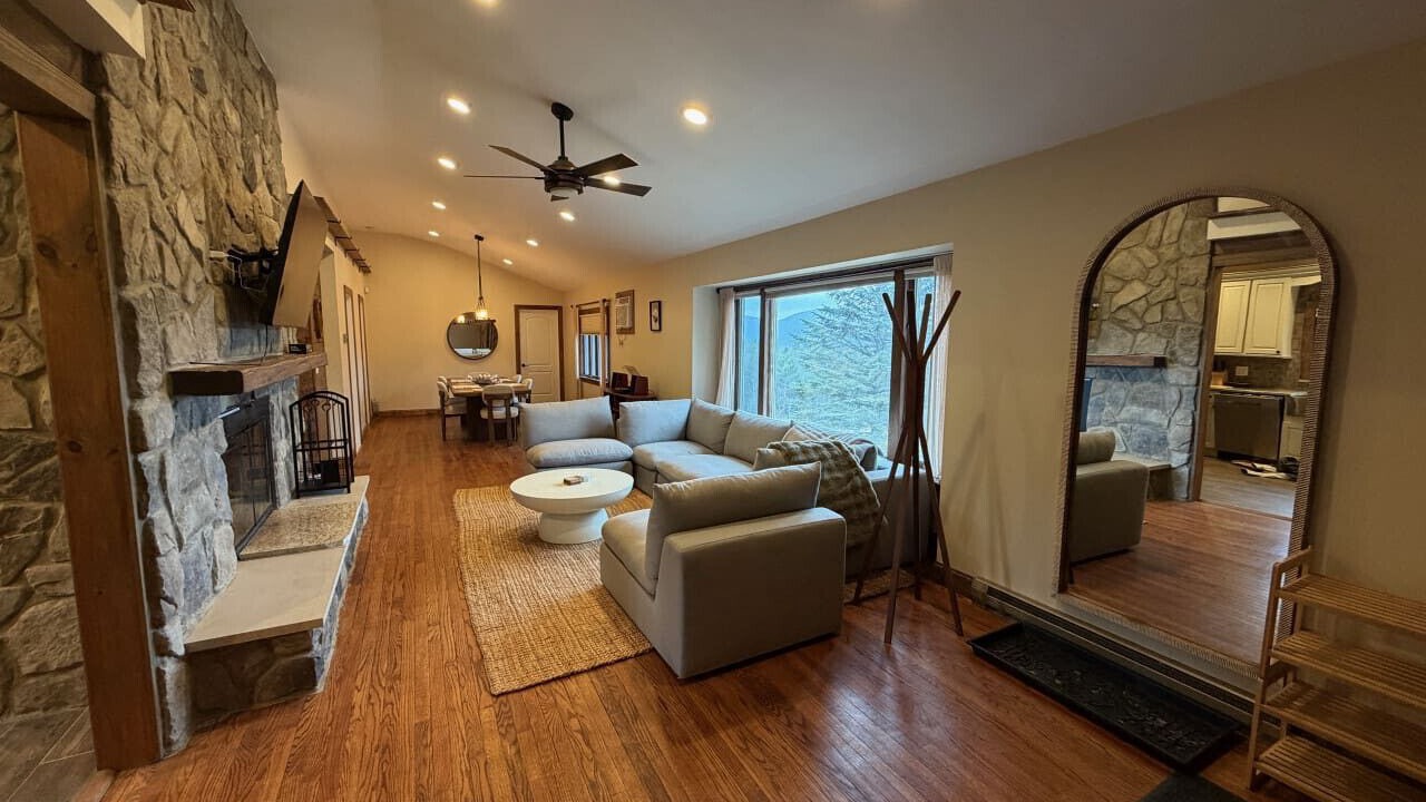 Photo of Livingroom in Jewett