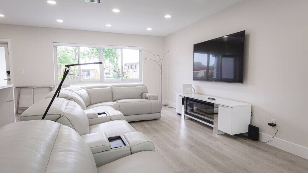 Photo of Livingroom in Ives Estates