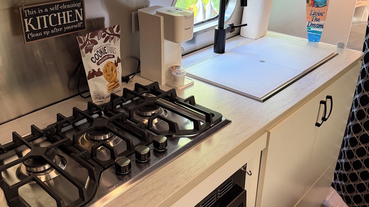 Photo of Kitchen in South Middle River