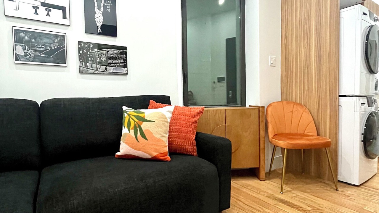 Photo of Livingroom in Midtown West