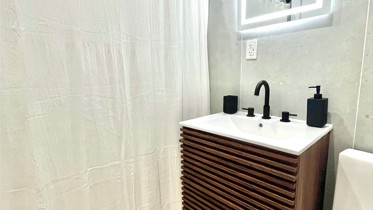Photo of Bathroom in Midtown West