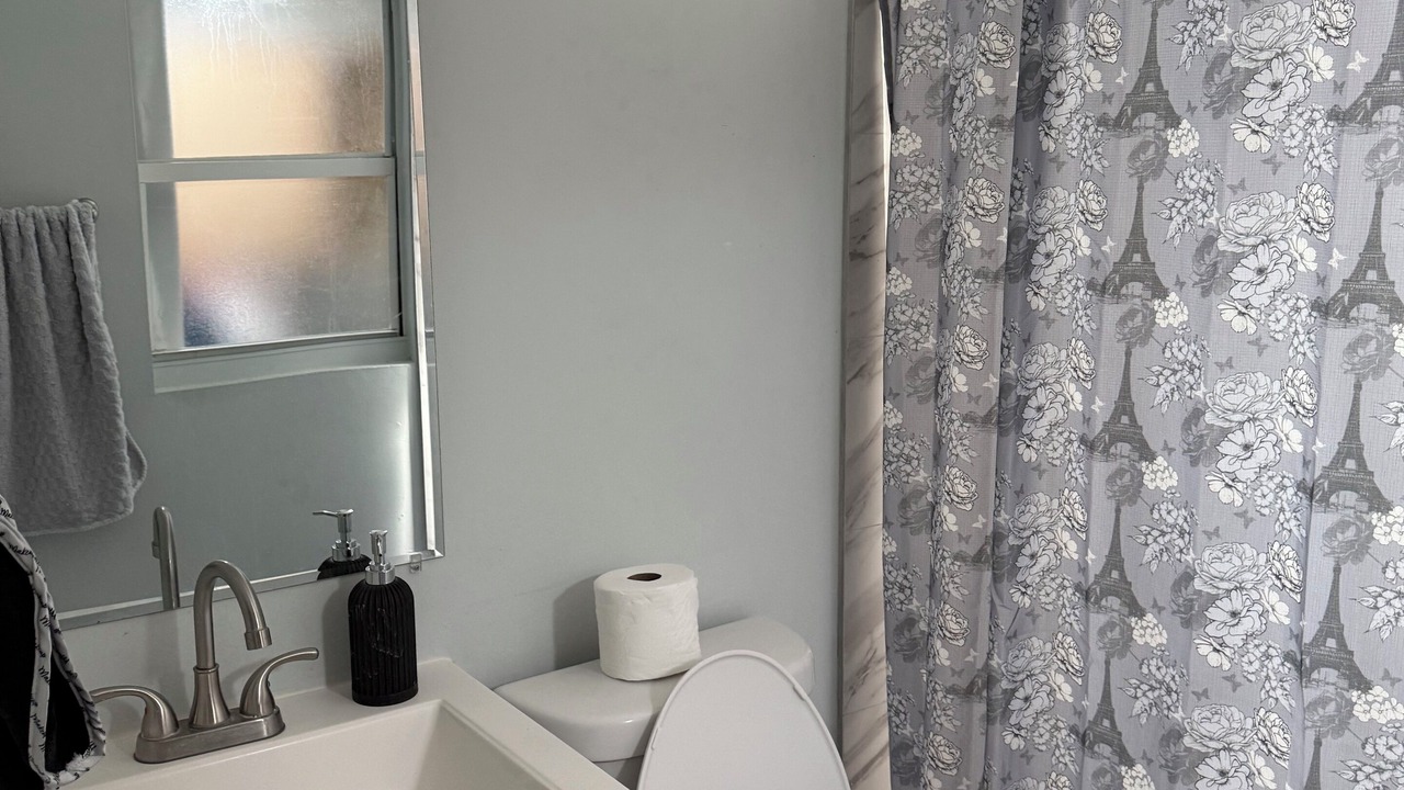 Photo of Bathroom in Miami Gardens