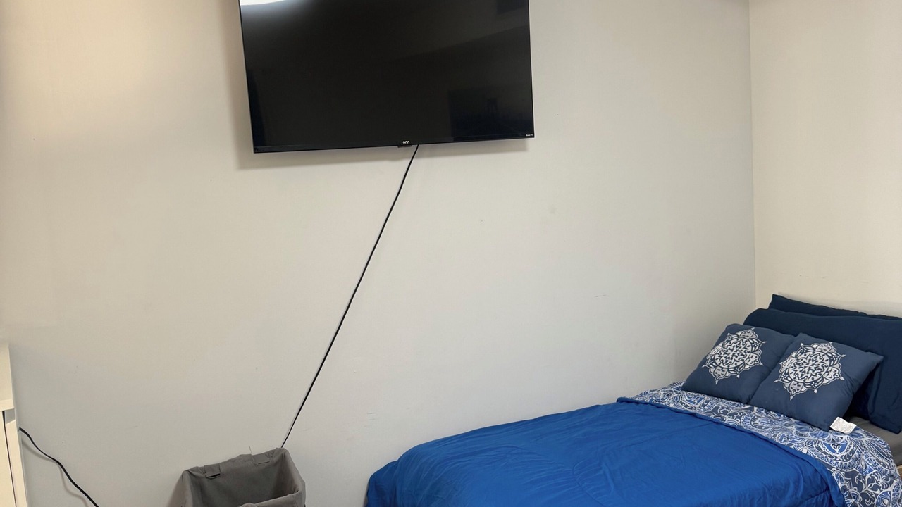 Photo of Bedroom in Miami Gardens
