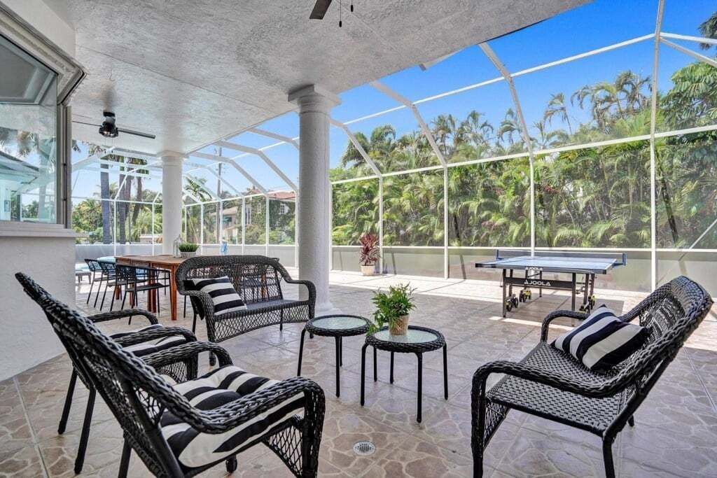 Photo of Others in Hollywood Lakes