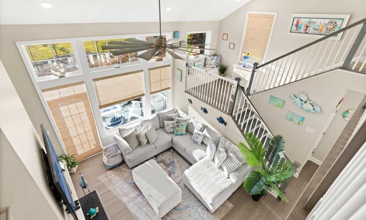 Photo of Livingroom in Bayside