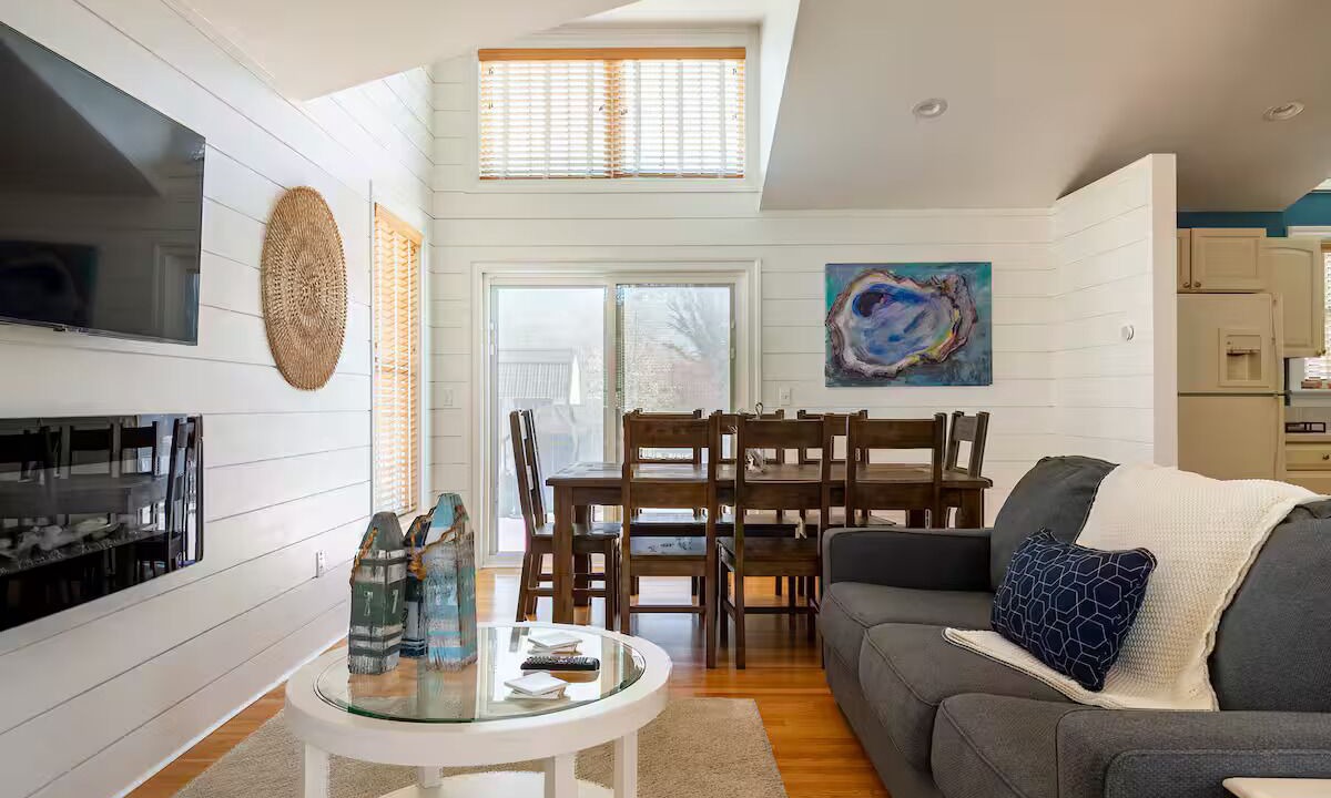 Photo of Livingroom in Algonquin
