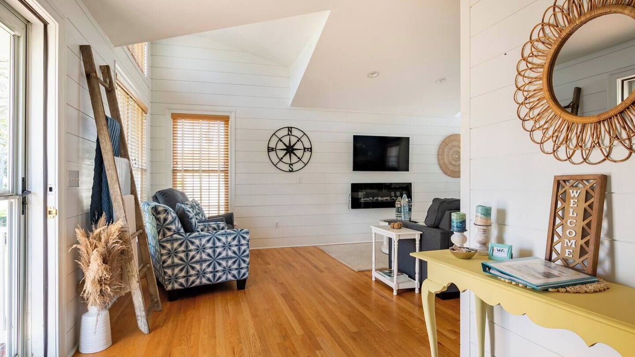 Photo of Livingroom in Algonquin