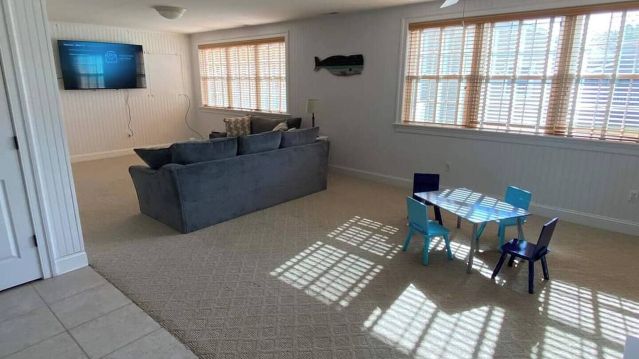 Photo of Livingroom in Algonquin
