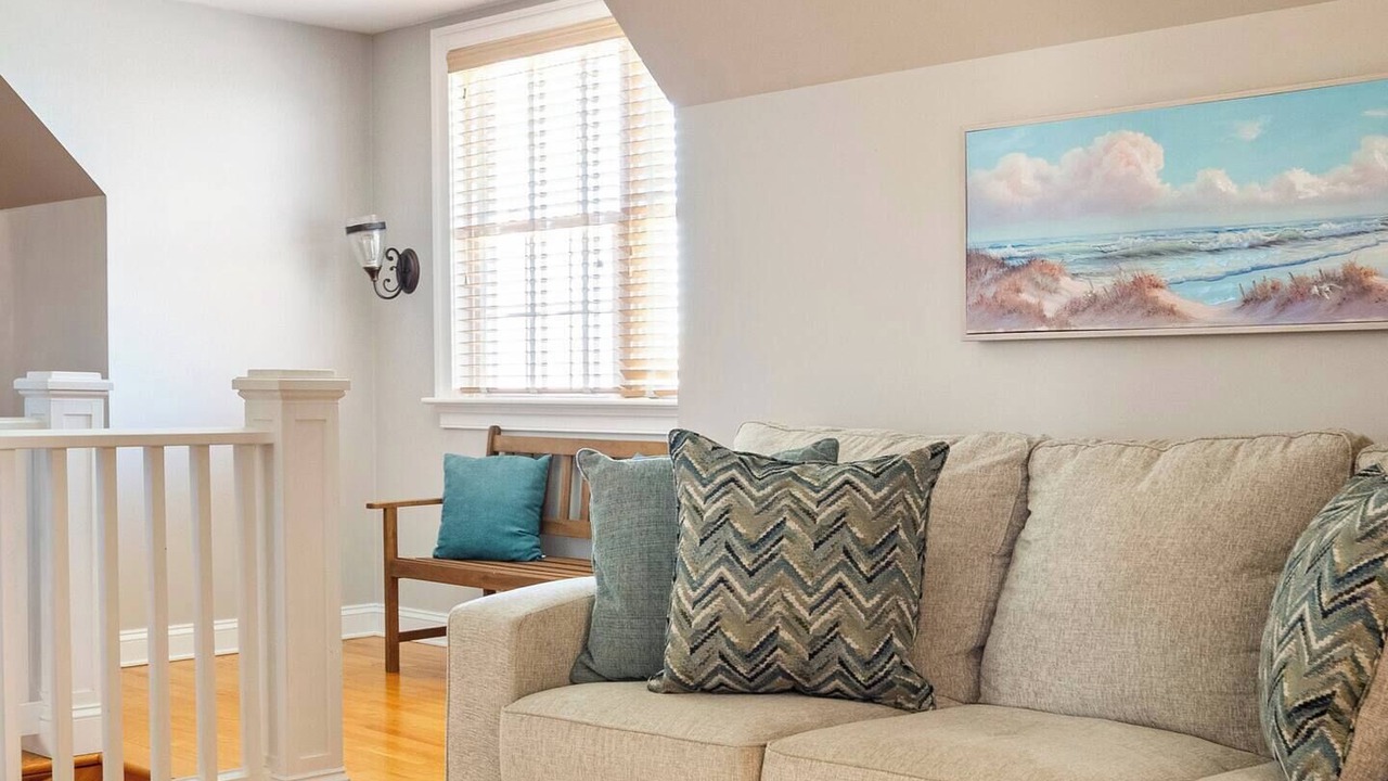 Photo of Livingroom in Algonquin