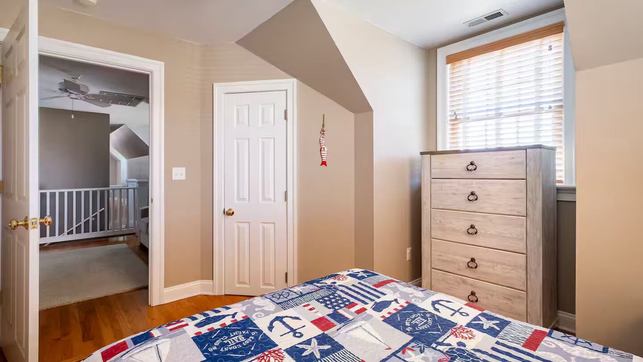 Photo of Bedroom in Algonquin