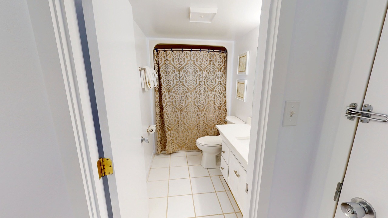 Photo of Bathroom in Snowshoe