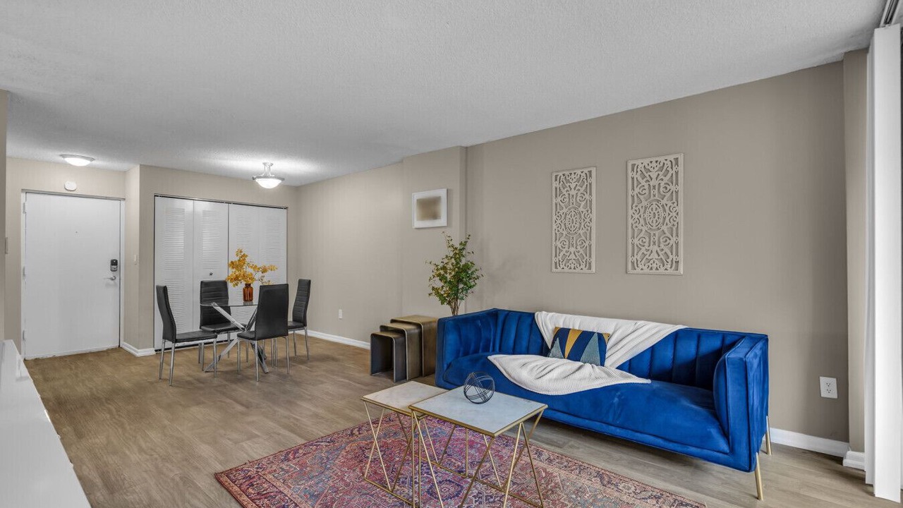 Photo of Livingroom in North Miami