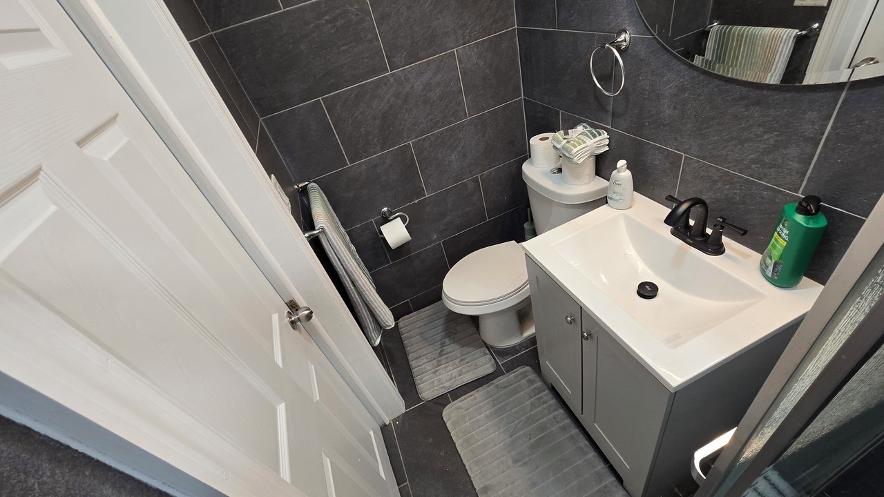 Photo of Bathroom in Lincoln Park