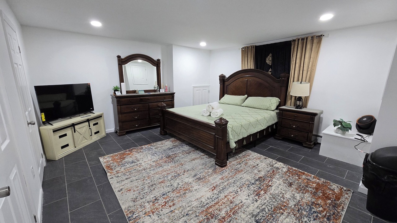 Photo of Bedroom in Lincoln Park