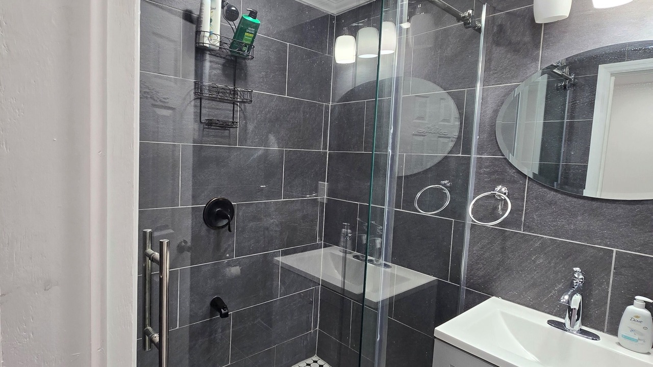 Photo of Bathroom in Lincoln Park