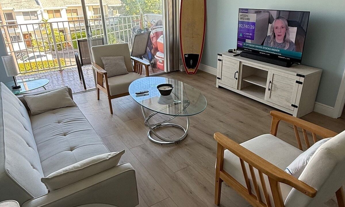 Photo of Livingroom in Eastern Shores